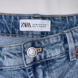 Zara Denim Shorts Distressed Frayed Hem Light Wash Casual‎ Women's 4